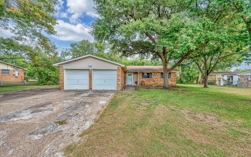 112 New Acres Dr, Hewitt, TX, 76643-3227 | Card Image