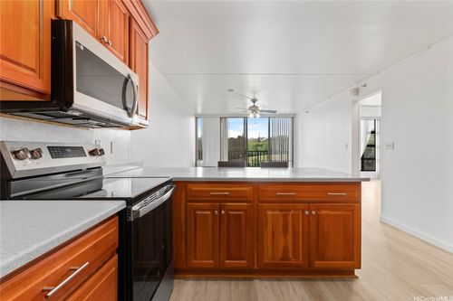 615-98-402 Koauka Loop, Aiea, HI, 96701 | Card Image