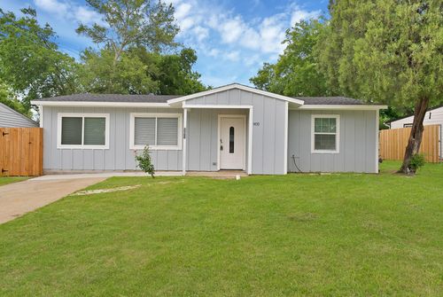 905 Skylark Dr, Arlington, TX, 76010-3038 | Card Image