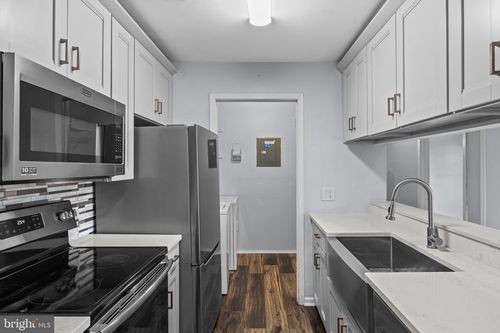 402 Lindsey Ct, MARLTON, NJ, 08053-2056 | Card Image