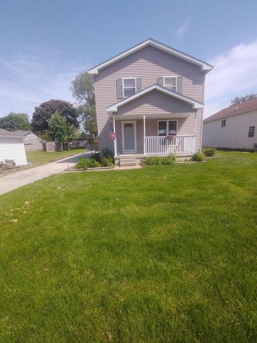221 E Scott St, Seneca, IL, 61360-2006 | Card Image