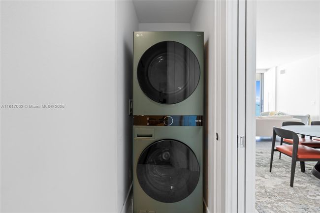 APT-1602 - 5775 Collins Ave, Condo with 2 bedrooms, 3 bathrooms and null parking in Miami Beach FL | Image 69