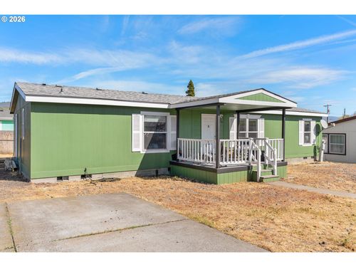 915 Home St, The Dalles, OR, 97058-4494 | Card Image
