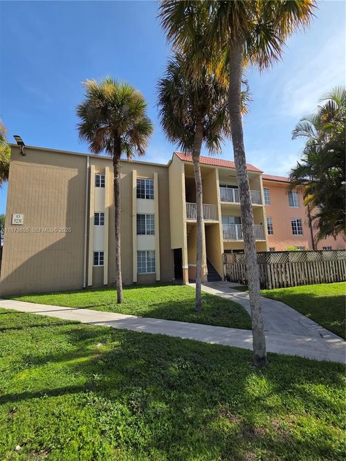 apt-205-5231 Geneva Way, Doral, FL, 33166-4618 | Card Image