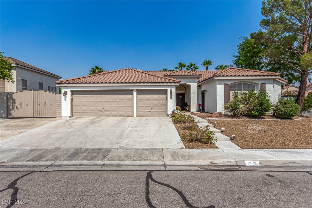 Dover Glen Dr, North Las Vegas, NV 89031