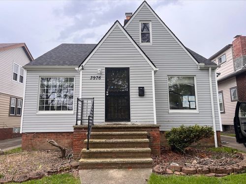 3976 E 154th St, Cleveland, OH, 44128-1118 | Card Image