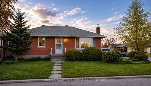 625 Clarke Ave, Ottawa, ON, K1K0Y6 | Card Image