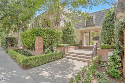 640 640 Wilcox Avenue, Los Angeles, CA, 90004 | Card Image