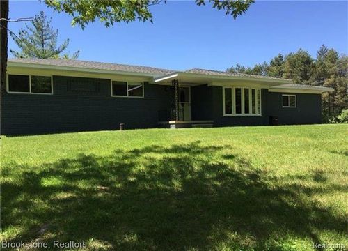 1100 Lockwood Rd, Ortonville, MI, 48462-9250 | Card Image