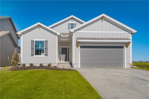1145 Sw Whitby Dr, Lee's Summit, MO, 64083-6110 | Card Image