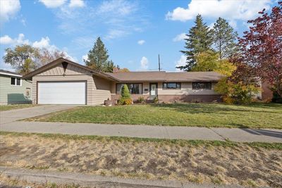 5624 N Fleming St, Home with 3 bedrooms, 3 bathrooms and null parking in Spokane WA | Image 1