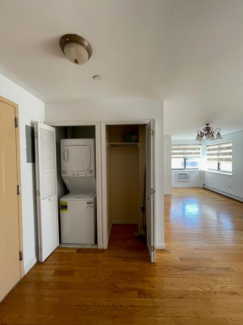 5d-133 37th Ave, Flushing, NY, 11354-4418 | Card Image