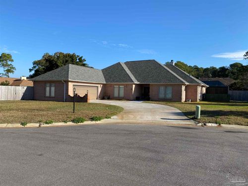 2 Zuni Cir, Pensacola, FL, 32507-8725 | Card Image