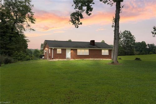 561 Ebenezer Church Rd, State Road, NC, 28676-8917 | Card Image