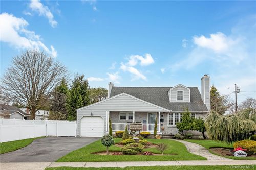 14 High St, Farmingdale, NY, 11735-3013 | Card Image