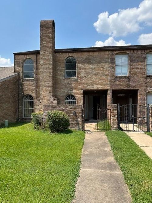 8722 Maplecrest Dr, Houston, TX, 77099-1824 | Card Image
