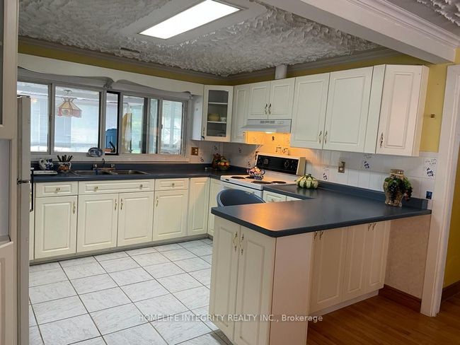2434 County Rd 15, House other with 5 bedrooms, 2 bathrooms and 9 parking in Picton ON | Image 27