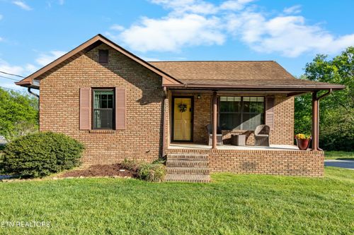 939 Fowler St, Clinton, TN, 37716-3205 | Card Image