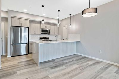 420 - 40 Carrington Plaza Nw, Condo with 2 bedrooms, 2 bathrooms and 1 parking in Calgary AB | Image 3