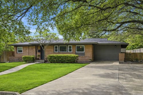 534 Woodcrest Dr, San Antonio, TX, 78209-2939 | Card Image