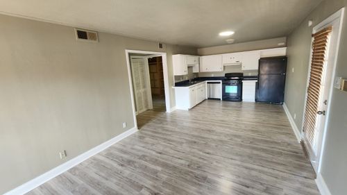 apt-206-1304 Summit St, Austin, TX, 78741-1125 | Card Image