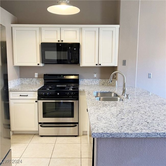 APT-235 - 5000 Red Rock St, Condo with 2 bedrooms, 2 bathrooms and null parking in Las Vegas NV | Image 5