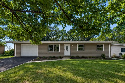 504 Robyn Rd, Valparaiso, IN, 46385-8139 | Card Image