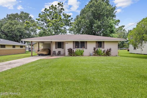 522 Caroline St, New Iberia, LA, 70560-4914 | Card Image