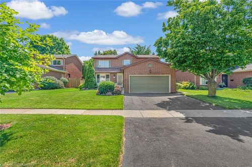 11 Riley St, Dundas, ON, L9H7C6 | Card Image