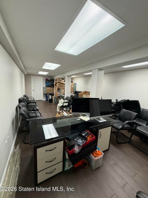 9265 4th Ave, Brooklyn, NY, 11209-7006 | Card Image