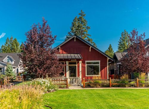 233 Heising Dr, Sisters, OR, 97759-2694 | Card Image