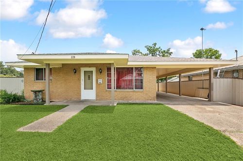 229 8th St, Bridge City, LA, 70094-3223 | Card Image