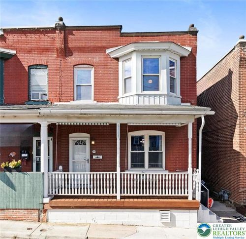 1009 Pawnee St, Fountain Hill, PA, 18015-4126 | Card Image