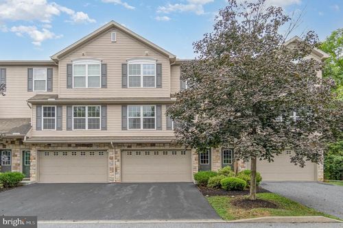 9089 Joyce Ln, HUMMELSTOWN, PA, 17036-8630 | Card Image