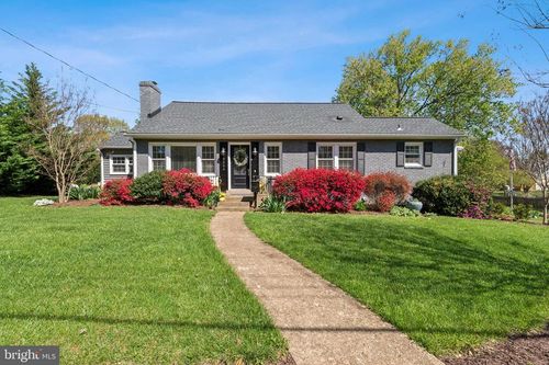 9304 Stuart Ave, MANASSAS, VA, 20110-2531 | Card Image