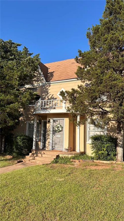3714 N Shartel Ave, Oklahoma City, OK, 73118-7130 | Card Image