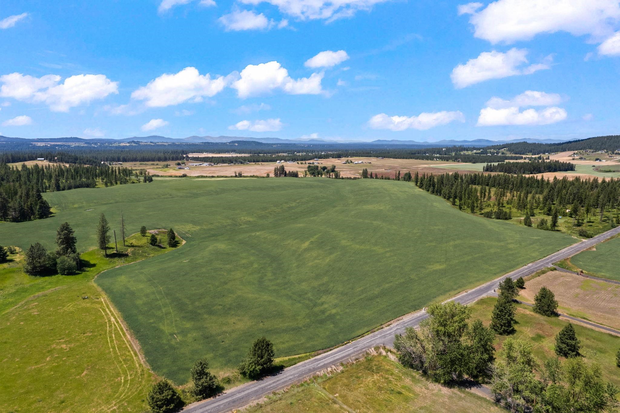 Land in Colbert 2
