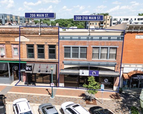 210-206-210 Main St, Cedar Falls, IA, 50613-2736 | Card Image