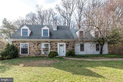 2672 Banko Ln, Hellertown, PA, 18055-3101 | Card Image