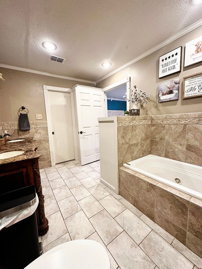 5712 70 Th Pl, House other with 3 bedrooms, 2 bathrooms and null parking in Lubbock TX | Image 25