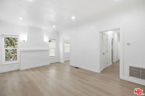 3-1536 Lemoyne St, Los Angeles, CA, 90026 | Card Image