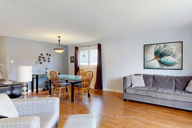 22 Red Maple Cres, House other with 3 bedrooms, 1 bathrooms and 2 parking in Gloucester ON | Image 11