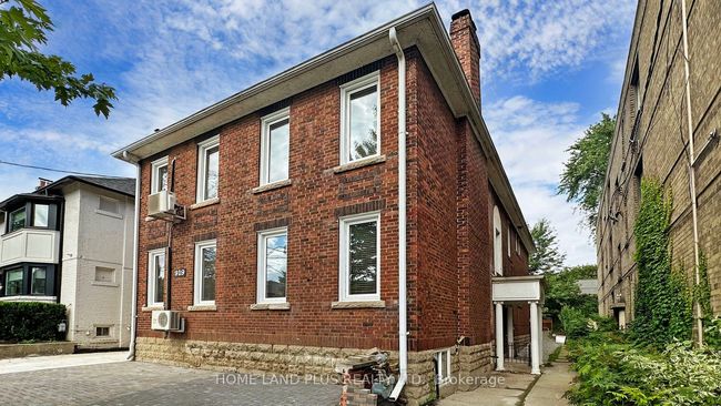 3 - 919 Avenue Rd, Home with 2 bedrooms, 1 bathrooms and 1 parking in Toronto ON | Image 5