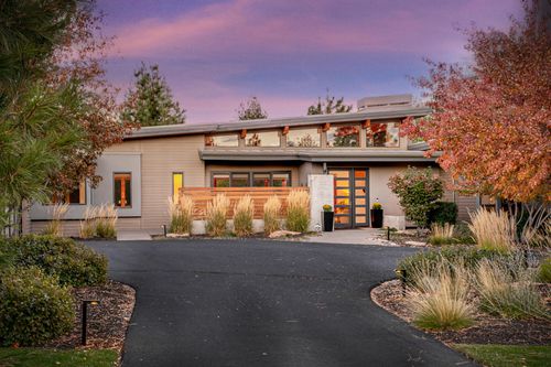 61612 Hosmer Lake Dr, Bend, OR, 97702-3671 | Card Image