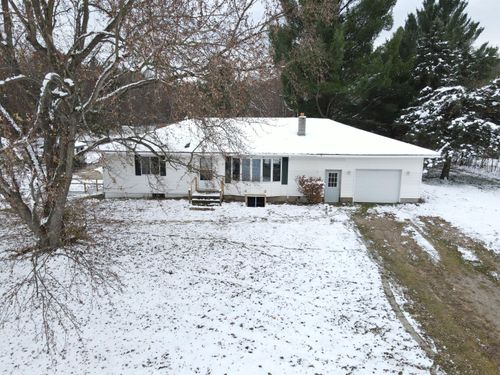 590 129th Ave, Shelbyville, MI, 49344-9554 | Card Image