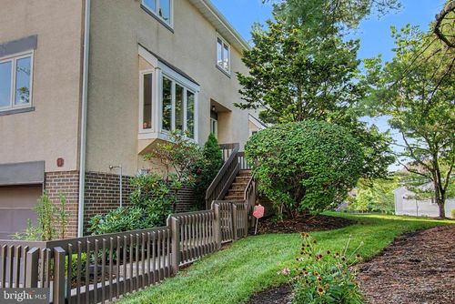 1 Exeter Ct, Princeton, NJ, 08540-7000 | Card Image