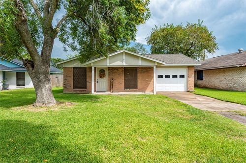 622 N 13th St, La Porte, TX, 77571-3141 | Card Image