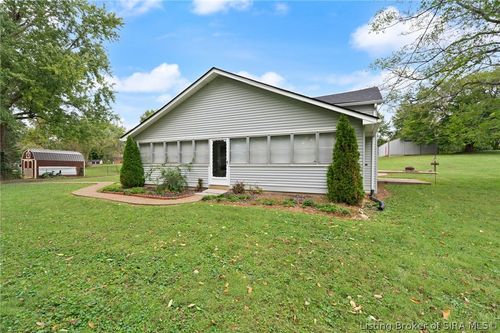 816 Utica Sellersburg Rd, Utica, IN, 47130-8209 | Card Image