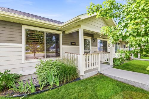 1007 N Cottonwood Road, Bozeman, MT, 59718 | Card Image