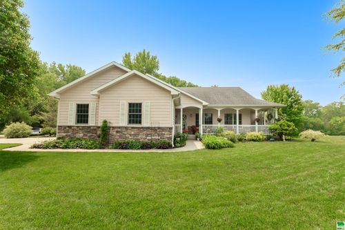 101 Shore Place Ct, South Sioux City, NE, 68776-5458 | Card Image